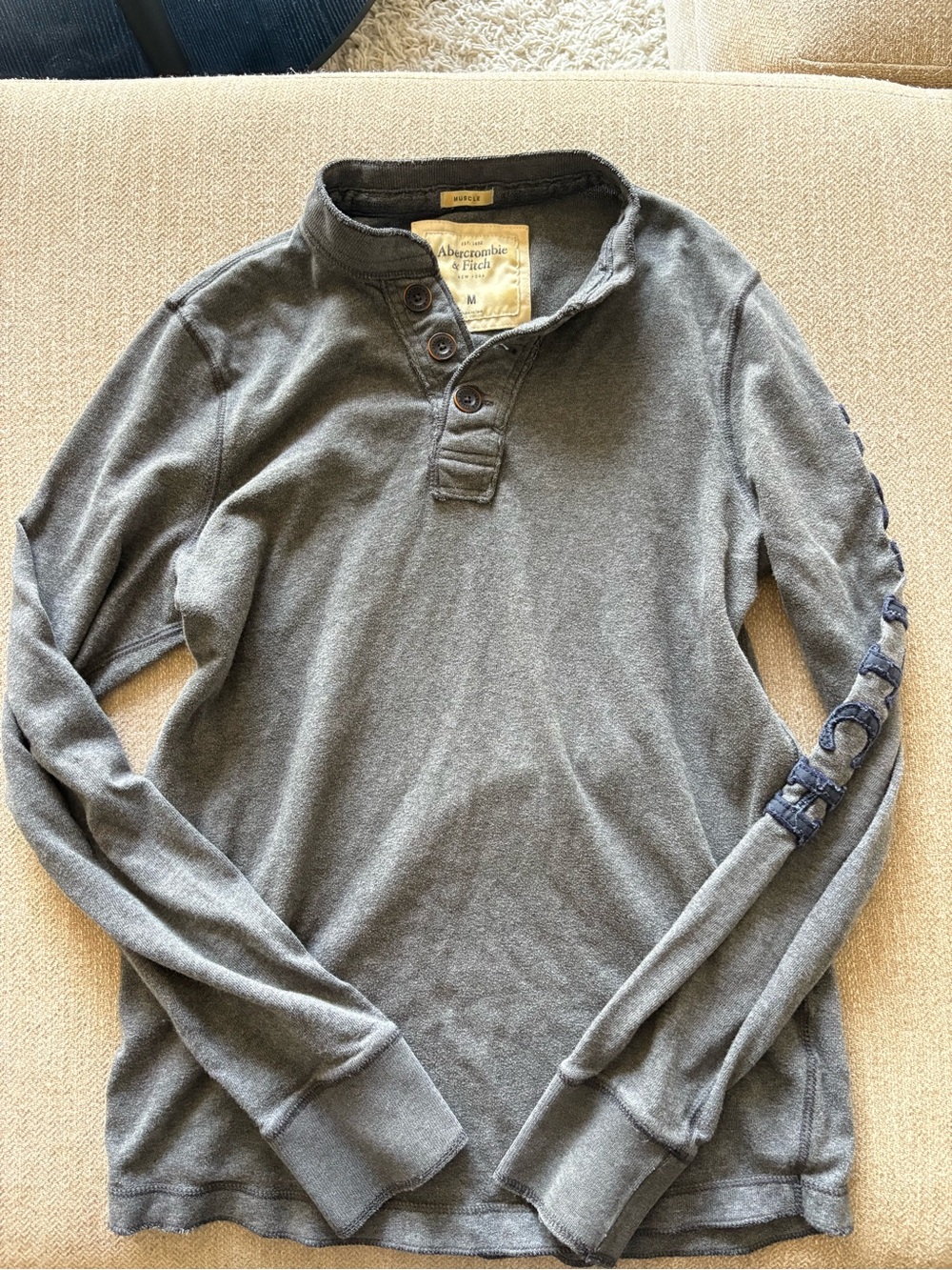 Abercrombie & Fitch Men’s Charcoal Gray Henley Crewneck Sweater